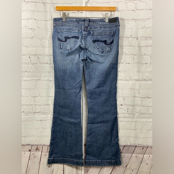 Refuge Womens Juniors Size 9 Short Flare 6 Pocket Denim Jeans - Picture 2 of 4